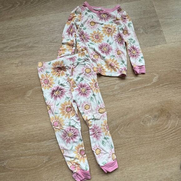 Milkberry Flower Pajamas - Size 18m - Picture 1 of 3